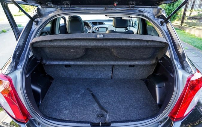 Toyota Yaris cena 32900 przebieg: 180598, rok produkcji 2012 z Radom małe 704